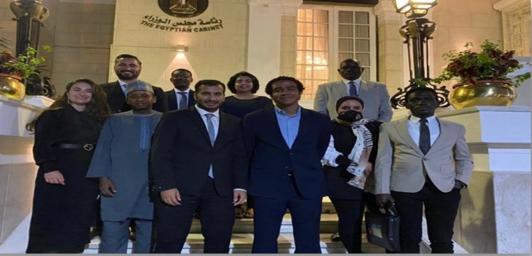 Waziri Mkuu akutana na wawakilishi wa Vijana wa Udhamini wa Nasser kwa Uongozi wa Kimataifa
