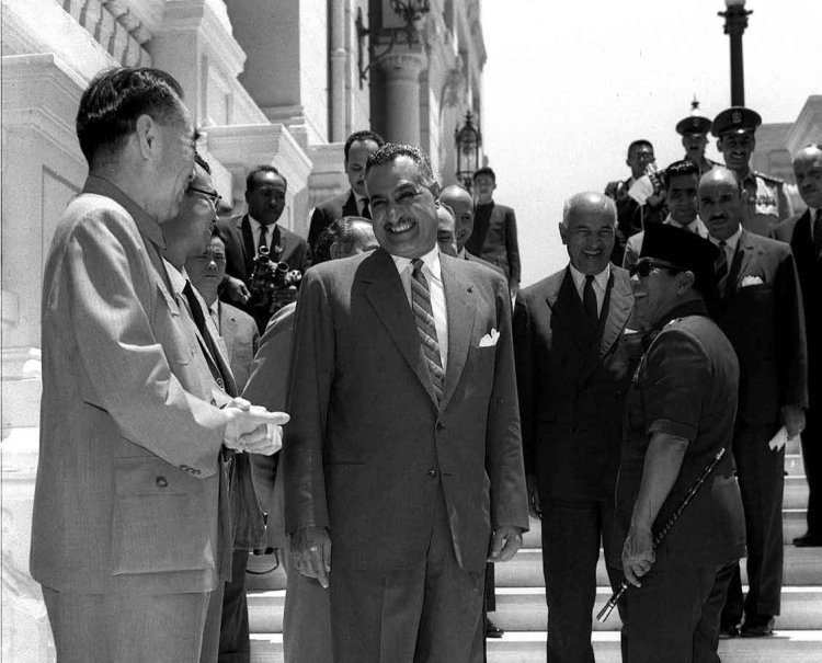 Gamal Abdel Nasser recognizes China and America protests