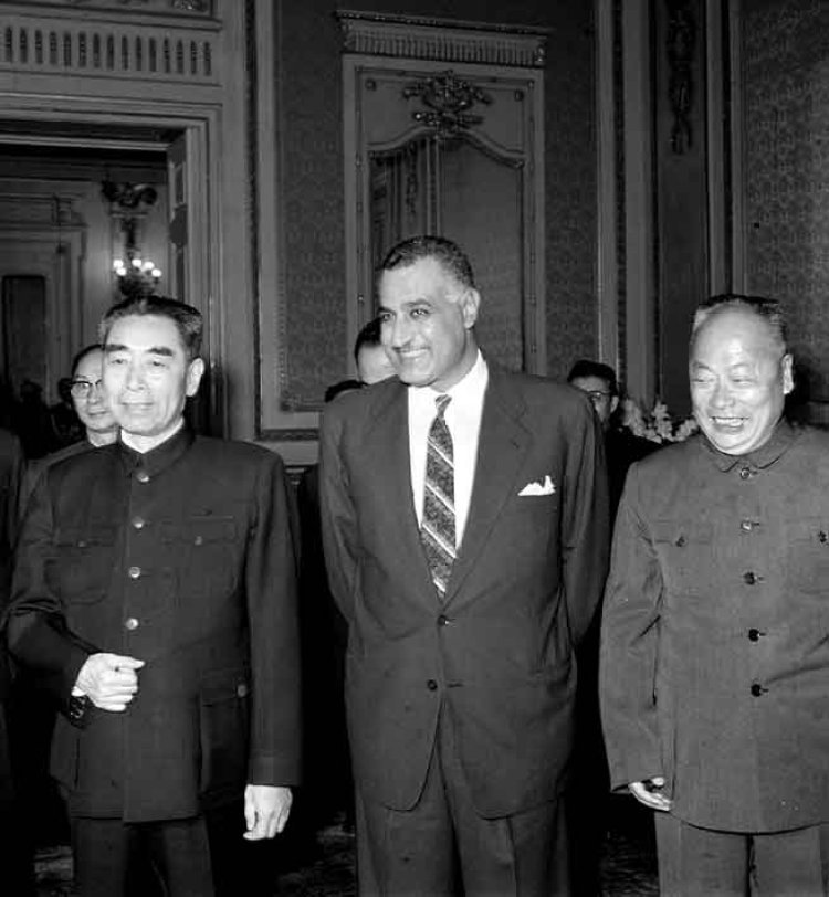 Gamal Abdel Nasser recognizes China and America protests