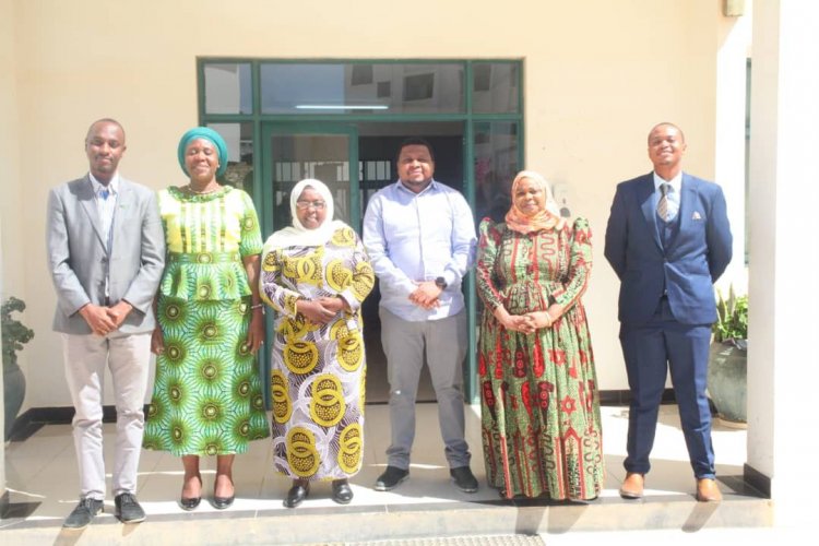 Mhitimu wa Udhamini wa Nasser kwa Uongozi wa Kimataifa akutana na Waziri wa Maendeleo ya Jamii wa Tanzania