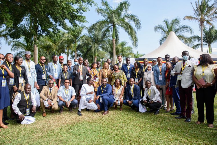 En présence du Président ougandais… M. Ghazaly est un orateur à la conférence continentale pour les jeunes homologues