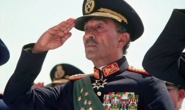 Le héros de la guerre et de la paix "Mohamed Anwar El- Sadate"
