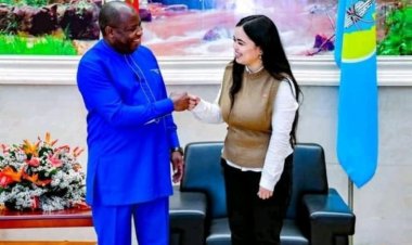 Un membre du Mouvement des jeunes « Nasser » en Tunisie rencontre le président burundais