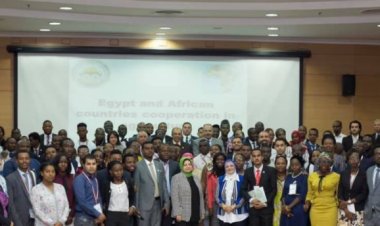 Le Ministre de l'Agriculture reçoit les jeunes de  la Bourse Nasser pour le Leadership Africain au  Centre de Recherches Agricoles