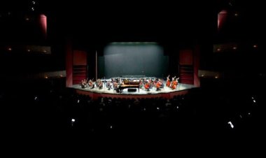 Les participants à la “Bourse Nasser pour le leadership international” assistent à une représentation lyrique de l’Orchestre symphonique du Caire