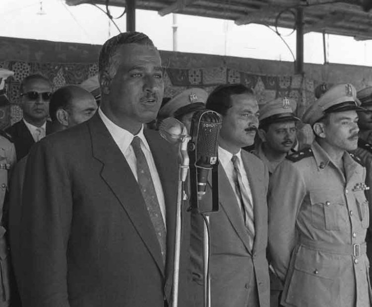 Hotuba ya Gamal Abdel Nasser kwenye Chuo Kikuu cha Alexandria wakati wa ziara ya wajumbe wa Baraza la Amri ya Mapinduzi mnamo mwaka 1953