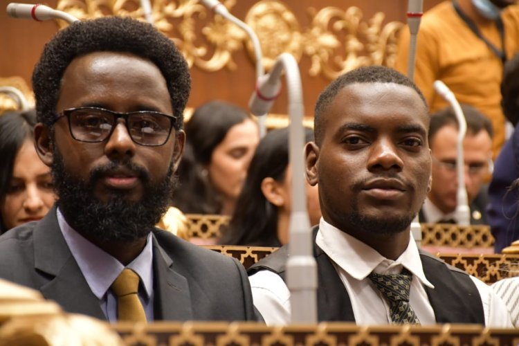 Le président du Sénat accueille les délégations de jeunes participant à la troisième promotion de la Bourse Nasser pour le leadership international